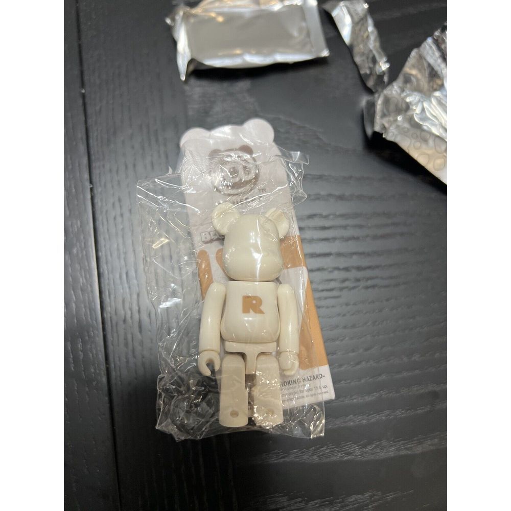 Basic R 100%‎ Series 47 Medicom Bearbrick Be@rbrick
